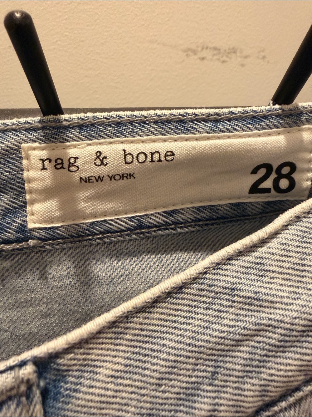 Light Wash Jeans - Sophie - Picture 3 of 4